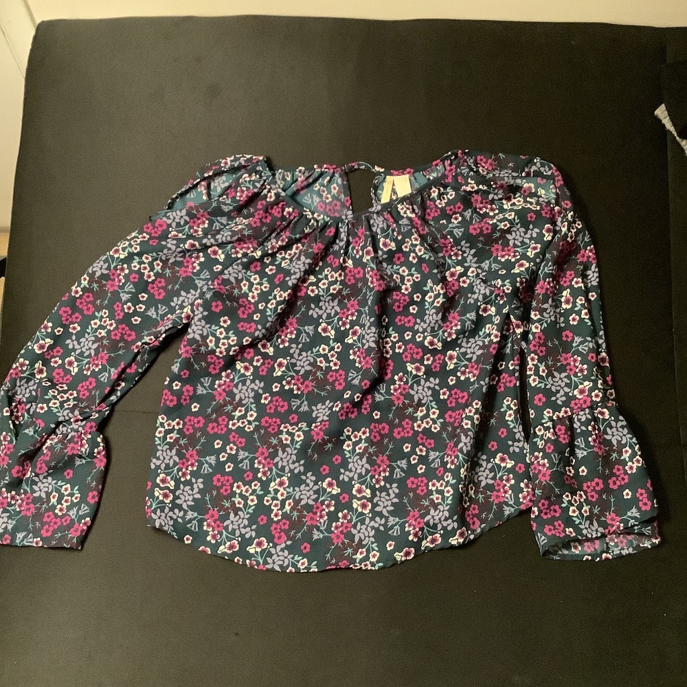 Size Medium Japna Green Floral Blouse